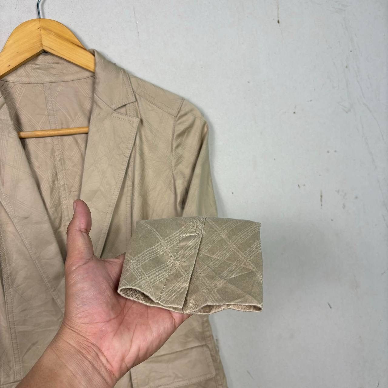 Burberry Burberry London Textured Check Blazer Jacket Tan Size 38 Size S / US 4 / IT 40 - 5 Thumbnail