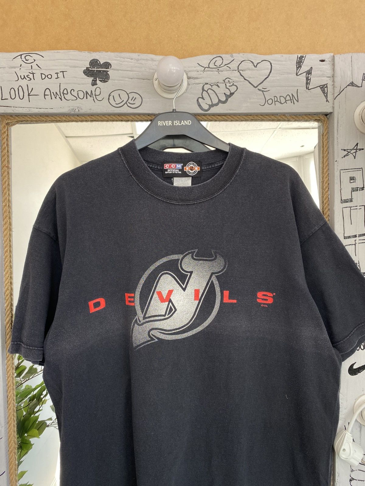 NHL Vintage NHL Devils Faded Tee Size US XL / EU 56 / 4 - 5 Thumbnail