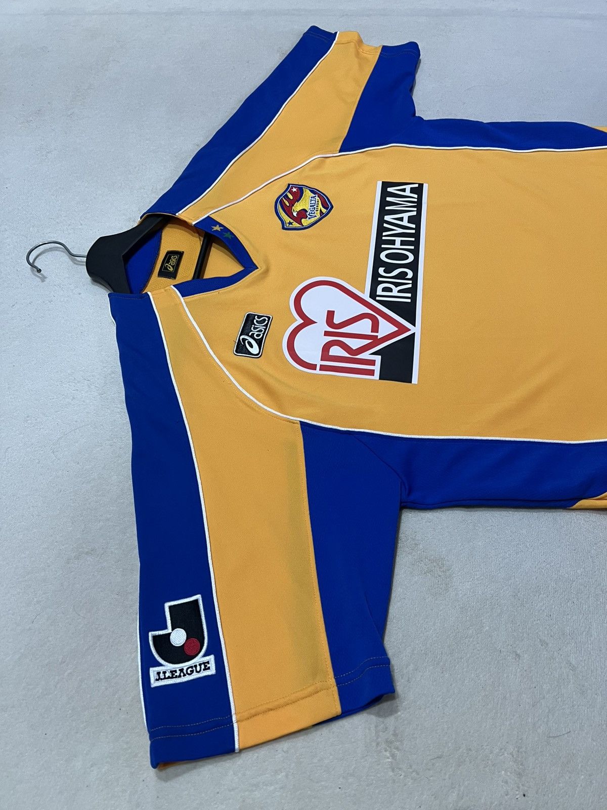 Asics Vegalta Sendai 2004 Asics Home JLeague Jersey Size US L / EU 52-54 / 3 - 4 Thumbnail