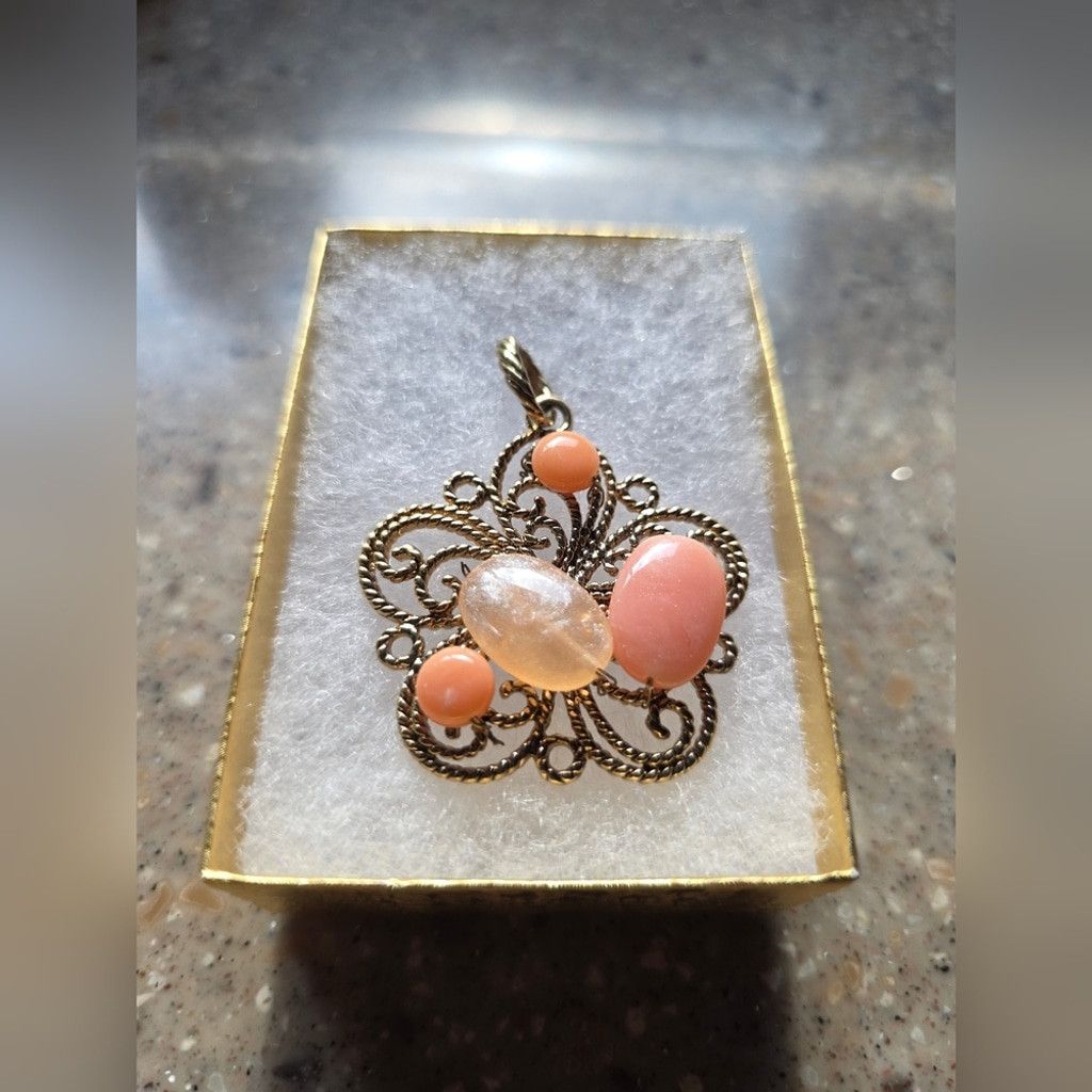 Other Vintage Elegant Gold and Peach Pendant Size ONE SIZE - 2 Thumbnail
