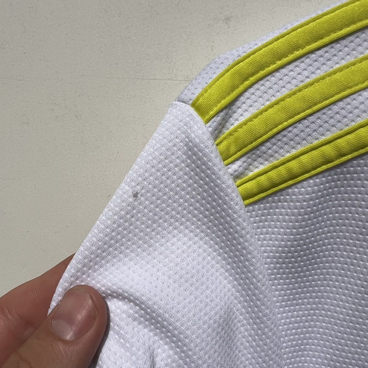 Adidas LEEDS UNITED 2021 2022 HOME FOOTBALL SOCCER JERSEY ADIDAS Size US L / EU 52-54 / 3 - 8 Thumbnail