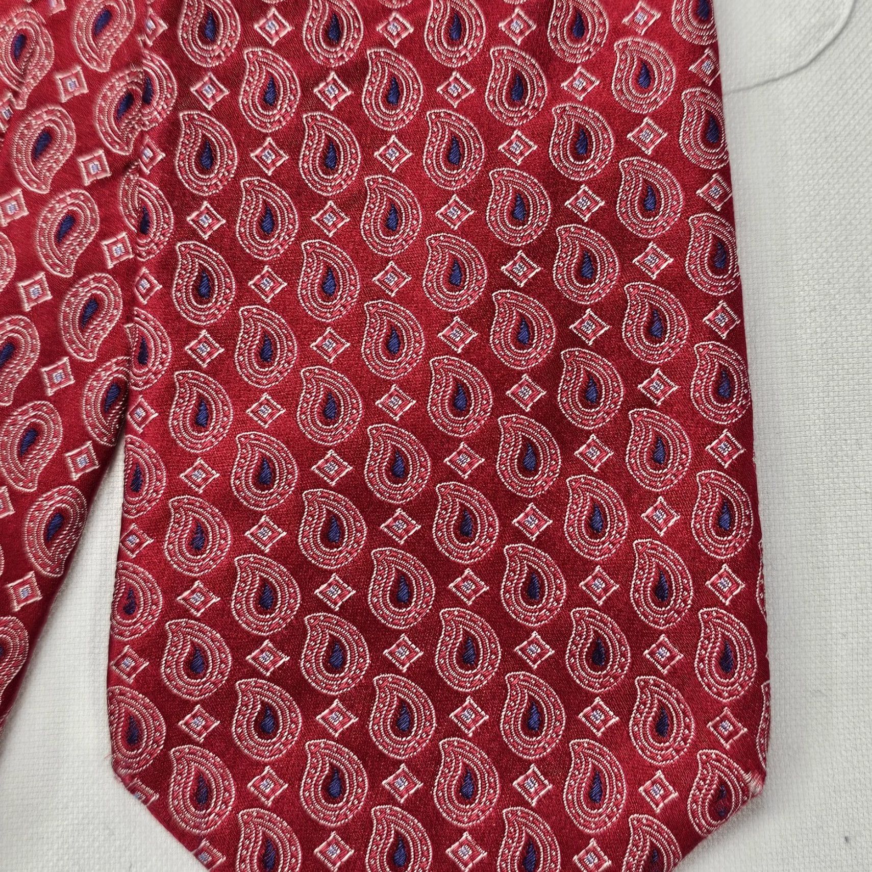 Cremieux Cremieux Tie Mens 59 3/4" X 3 3/4" Red Paisley Silk Classic Colorful Office Wear USA Size ONE SIZE - 3 Thumbnail
