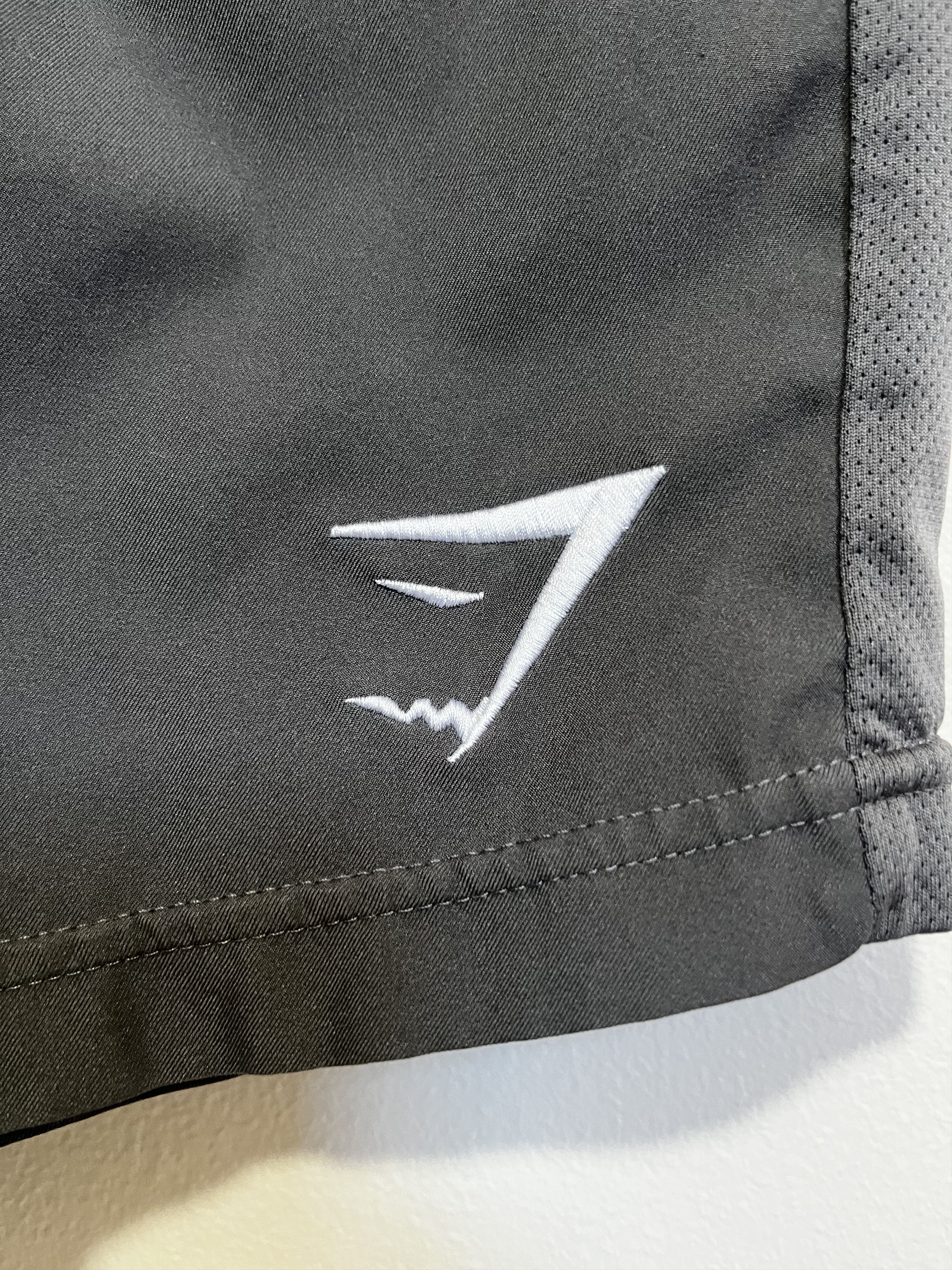 Gymshark Gymshark Training Woven SHorts Gray (Size M) Zipper Pockets Size US 32 / EU 48 - 2 Thumbnail
