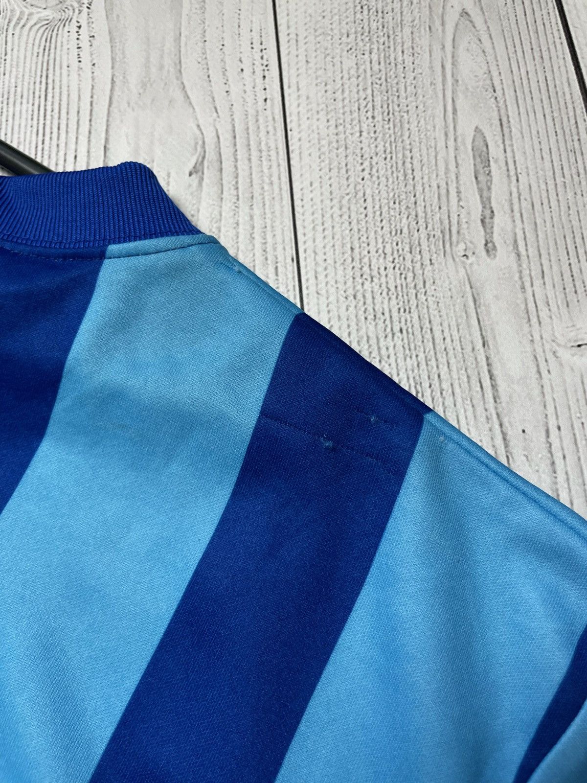 Vintage Vintage Beckham 7 x Pepsi soccer jersey striped Y2K size L Size US L / EU 52-54 / 3 - 13 Thumbnail