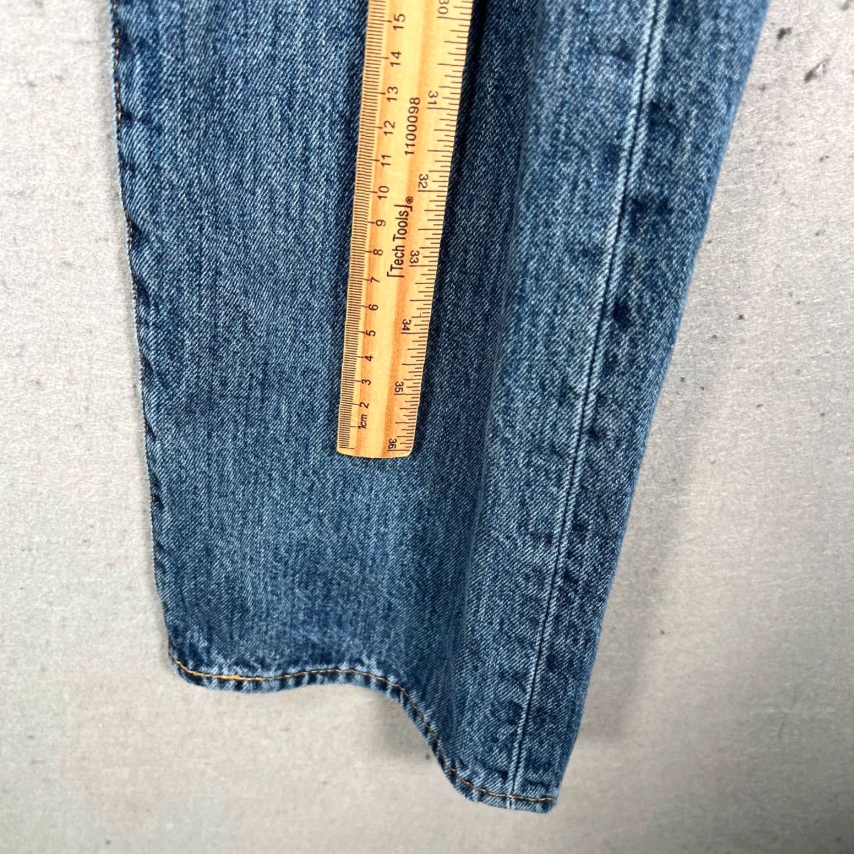 Levi's Levi's 501 Jeans Mens 33x31 Blue Denim Button Fly 100% Cotton Regular Fit Vintage: No Size US 33 - 7 Thumbnail