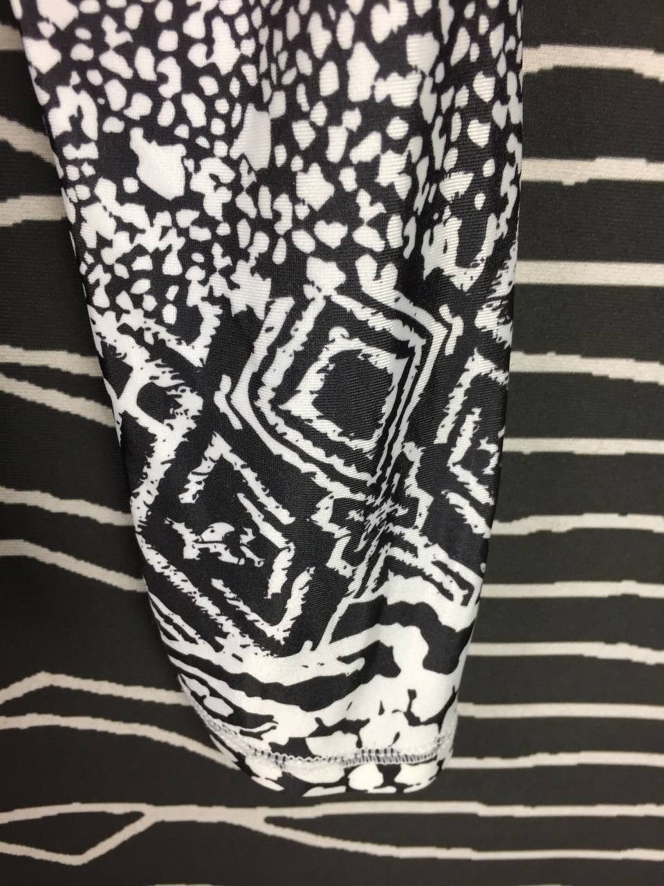 Rusty Rusty Supply Co. Patterned Sleeves Surfwear Rash Guard Size US L / EU 52-54 / 3 - 7 Thumbnail