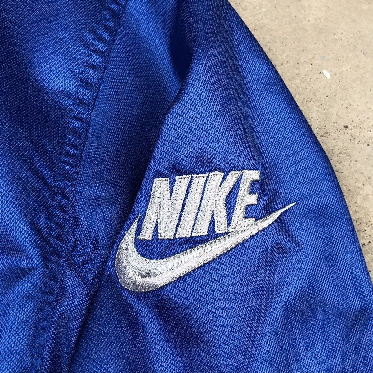Nike Vintage 90s Nike Men’s Embroidery Logo Light Bomber Jacket Size US M / EU 48-50 / 2 - 5 Thumbnail