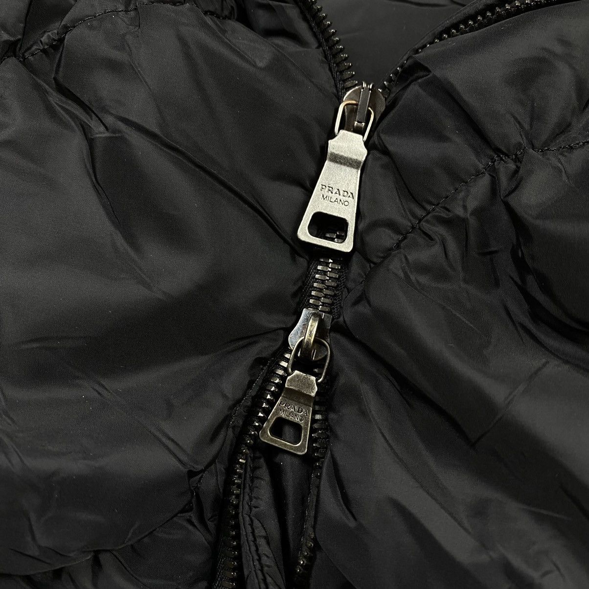Prada ❗️RARE❗️Prada Nylon Down Vest Luxury Style Black Women Size 46 Size L / US 10 / IT 46 - 12 Thumbnail