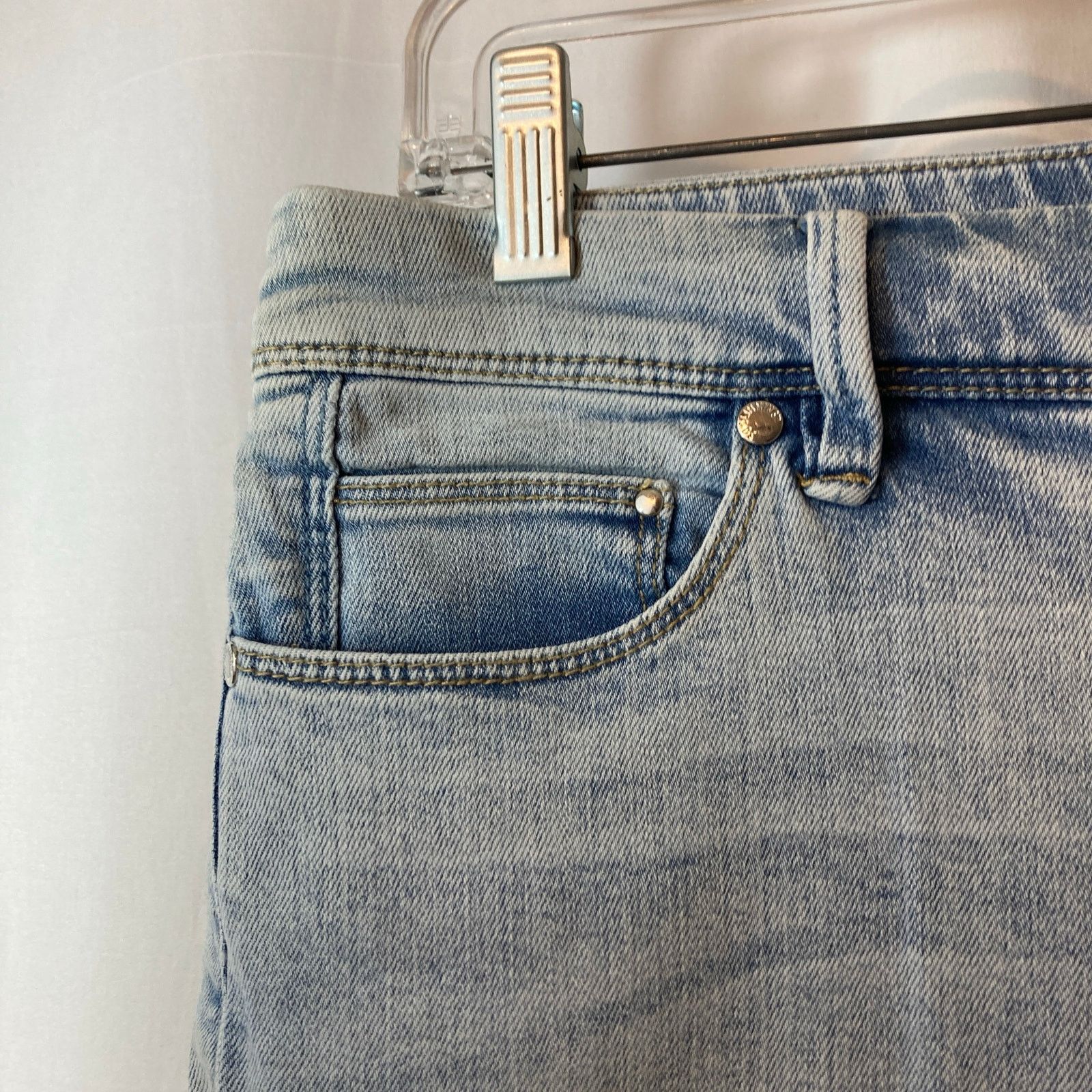 Chicos Chico’s So Slimming Crop Slim Straight Mid Rise Pants Jeans Size 27" / US 4 / IT 40 - 3 Thumbnail