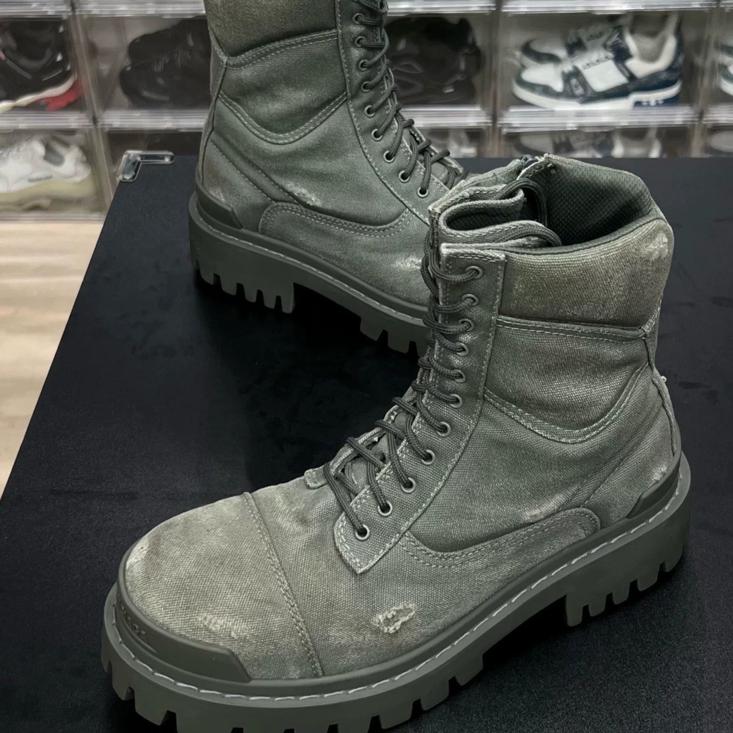Balenciaga Balenciaga Green Designer Casual Size US 7 / EU 40 - 1 Thumbnail