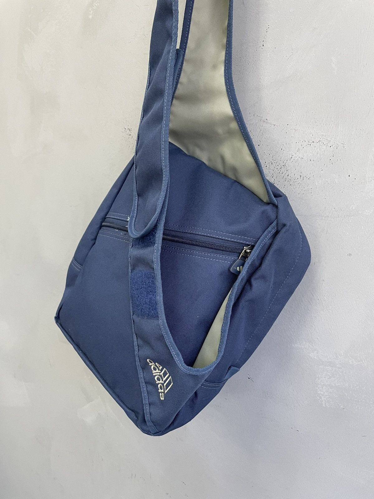 Adidas Adidas blue beige crossbody sling bag vintage 2000s y2k Size ONE SIZE - 7 Thumbnail