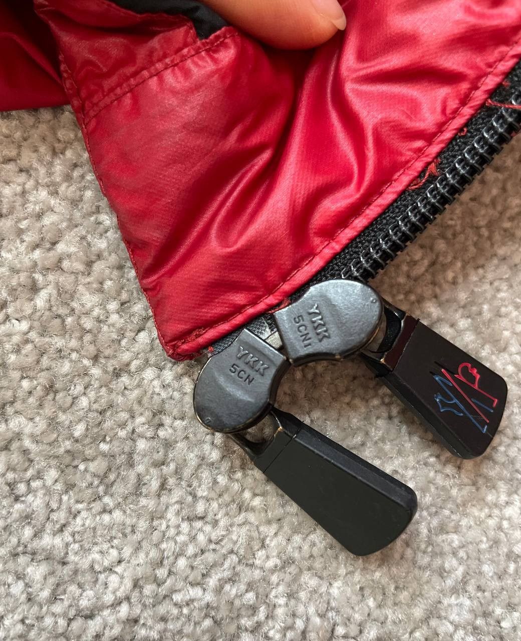 Moncler Moncler Micro Doudone Puffer Jacket Red Black Size US L / EU 52-54 / 3 - 21 Thumbnail