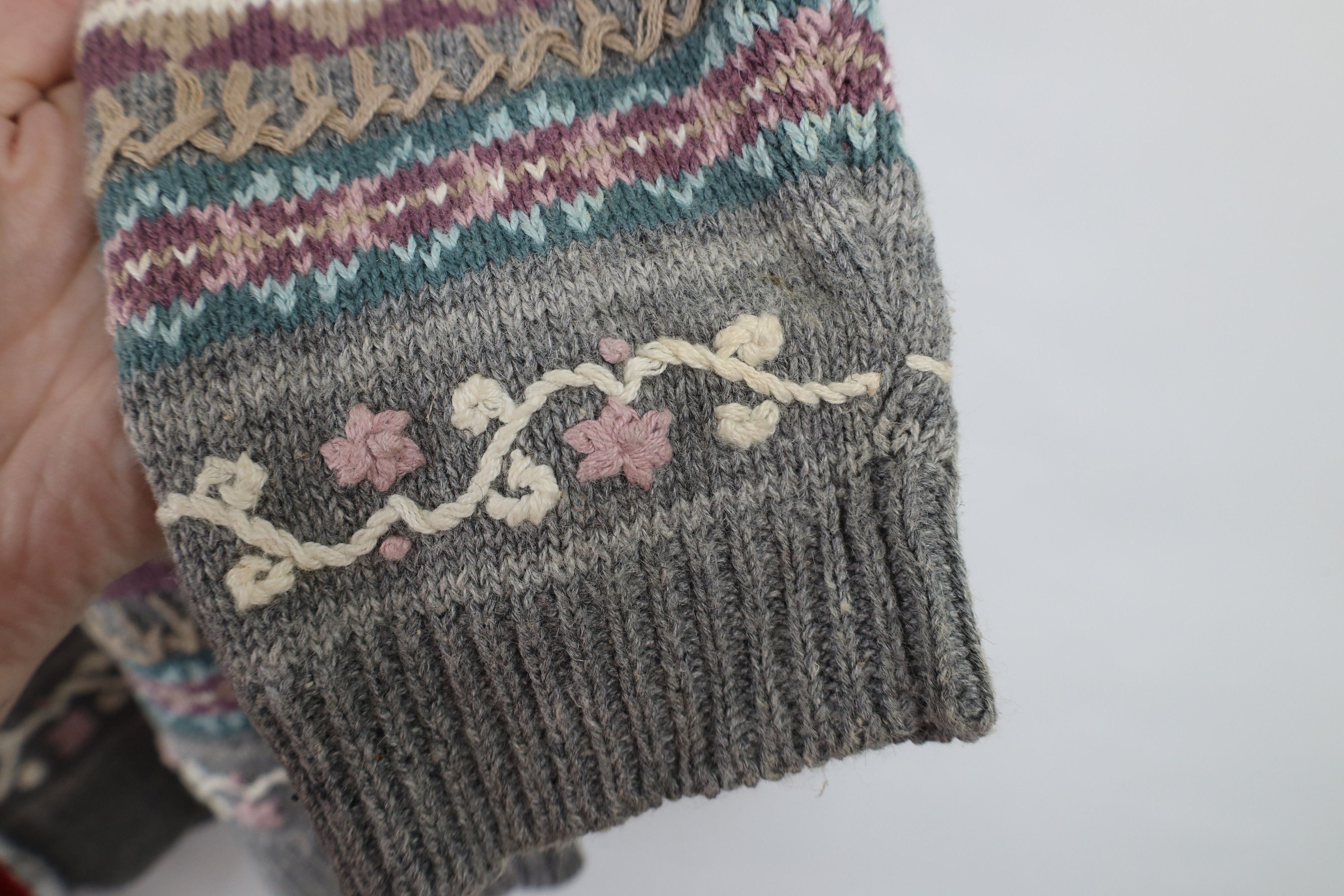 Vintage Vintage 90s Streetwear Embroidered Fair Cardigan Sweater Size S / US 4 / IT 40 - 8 Thumbnail