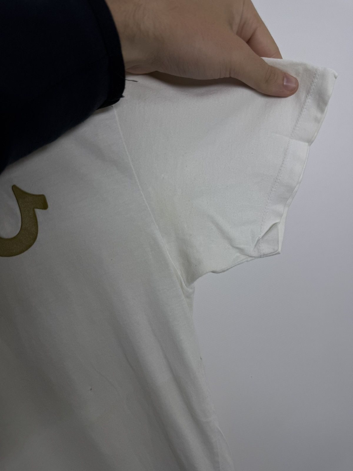 True Religion Vintage True Religion T-Shirt White Gold big logo Size US S / EU 44-46 / 1 - 11 Thumbnail