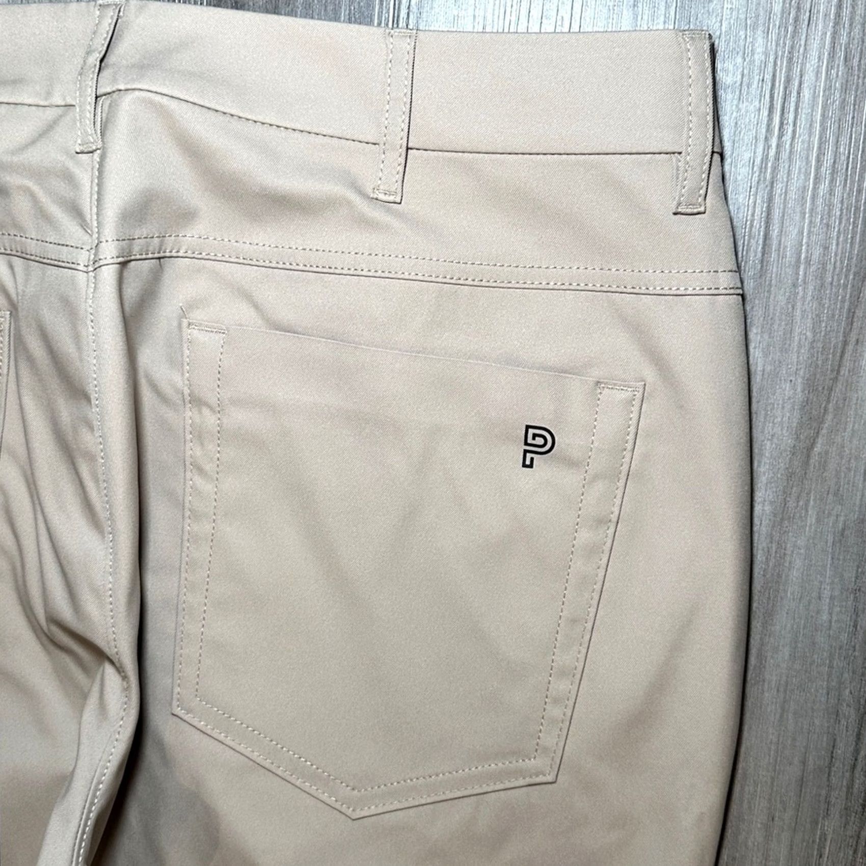 Vintage Public Rec Dealmaker Performance Pants Chin o NWOT 32 Regular Tan Mens 32 Khaki Polyester 100% Inseam 28 Birthday? Size US 32 / EU 48 - 5 Thumbnail