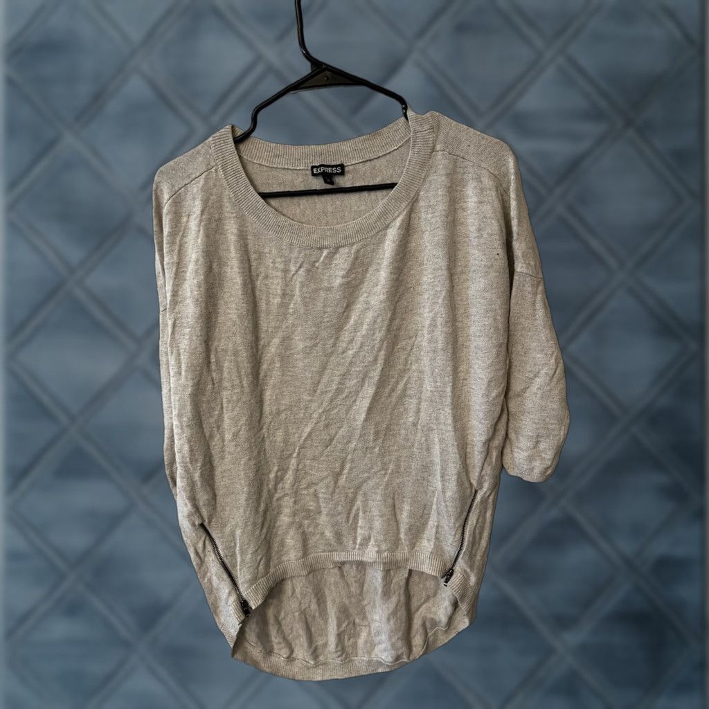 Express Express Womens Round Neck 3/4 Sleeve Gray Solid XS Dolman Sleeve Knit Polyester Rayon Sweater Womens Size XS / US 0-2 / IT 36-38 - 1 Thumbnail