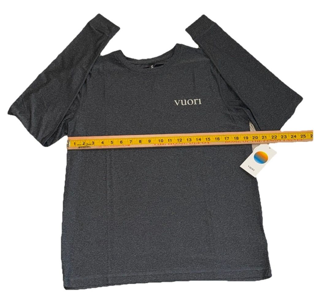 Vuori VUORI ULUWATU UPF LONG SLEEVE CHARCOAL HEATHER SIZE MEDIUM Size US M / EU 48-50 / 2 - 3 Thumbnail
