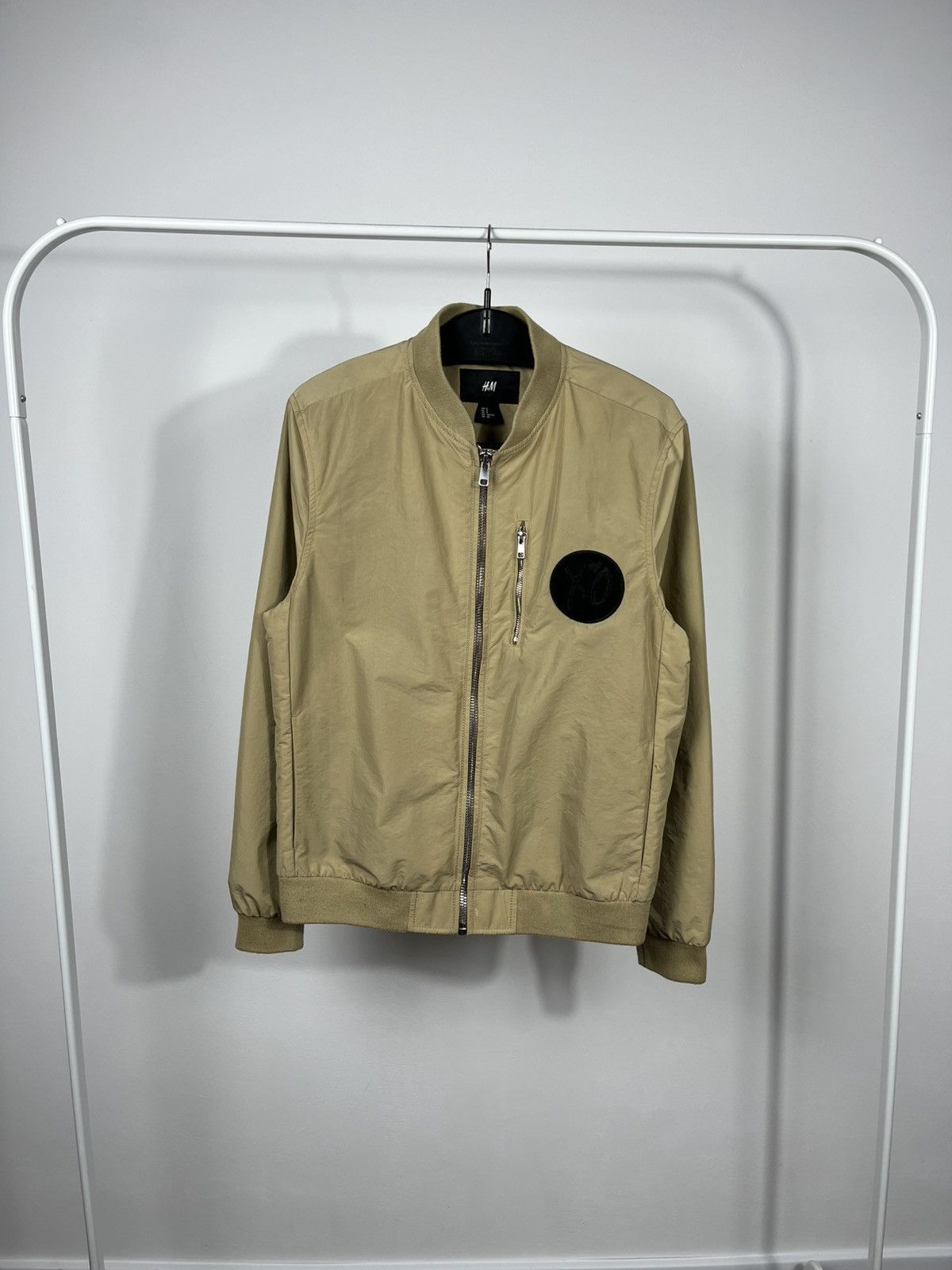 H&M H&M XO Bomber Jacket Beige Full Zip Streetwear Size US S / EU 44-46 / 1 - 1 Thumbnail