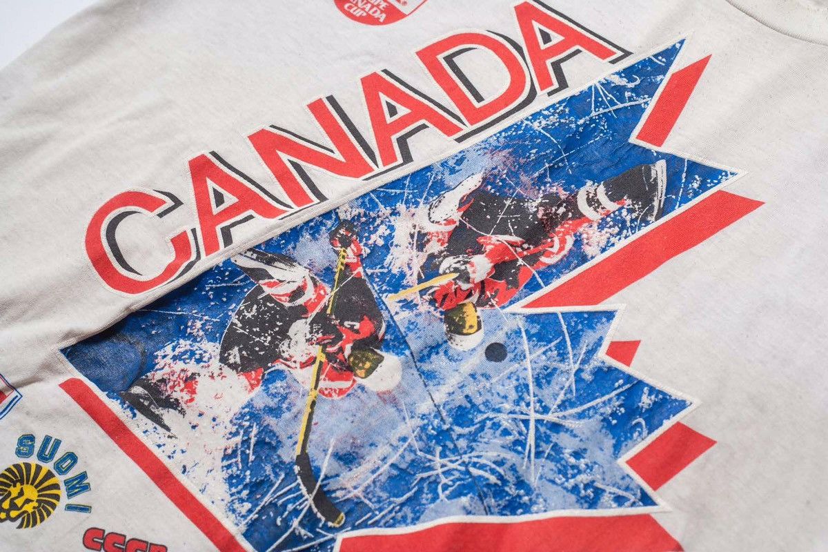 Vintage Vintage Canada Ice Hockey T-Shirt Mens One Size White 1991 Size US XL / EU 56 / 4 - 6 Thumbnail
