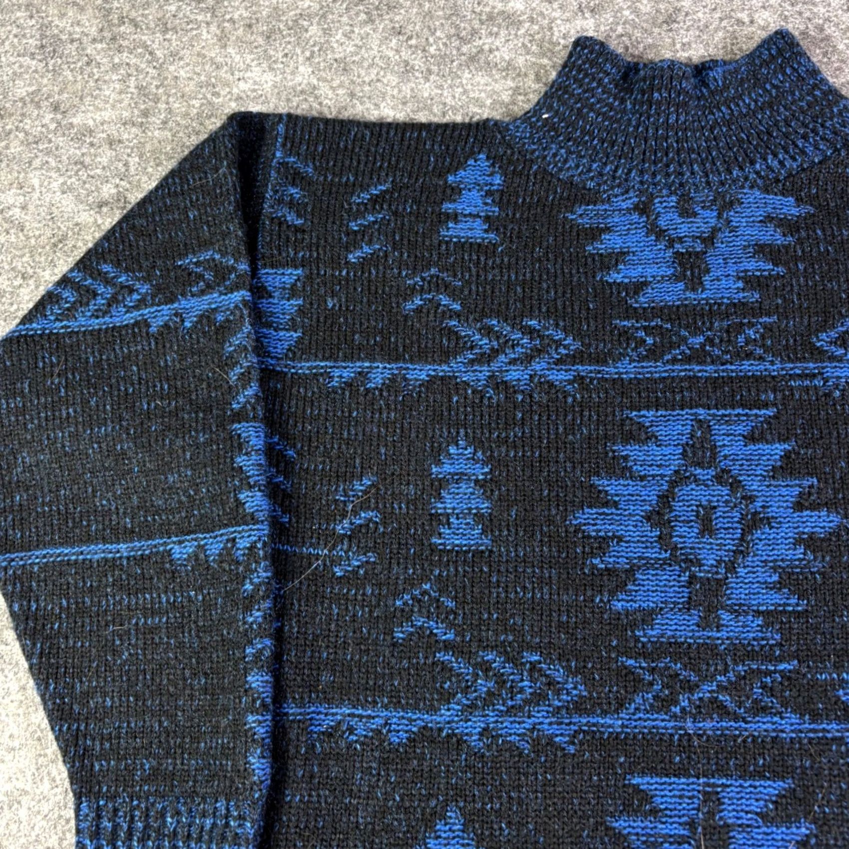 Vintage VINTAGE Unbranded Black Geometric Print Mock Neck Sweater Knit Wool 90s UCS Mens S Mug? Size US S / EU 44-46 / 1 - 5 Thumbnail