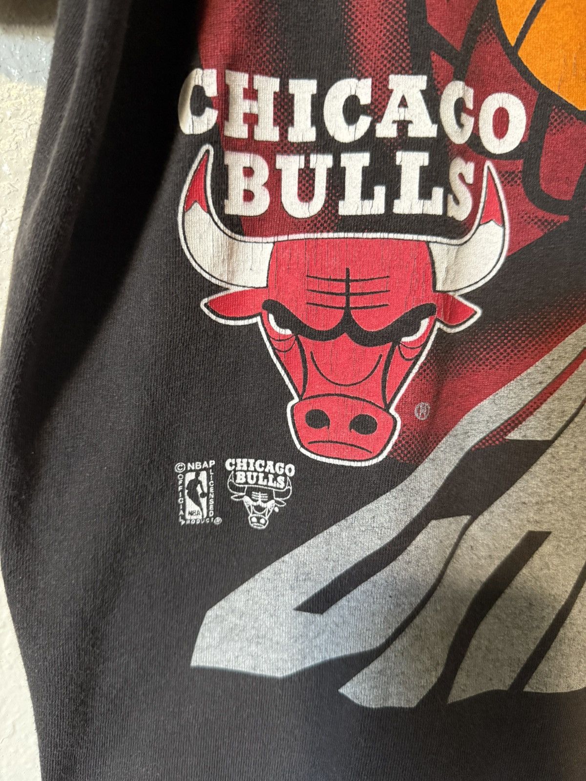 NBA XL Vintage 1993 NBA Chicago Bulls Warner Bros Tazmanian Size US XL / EU 56 / 4 - 3 Thumbnail