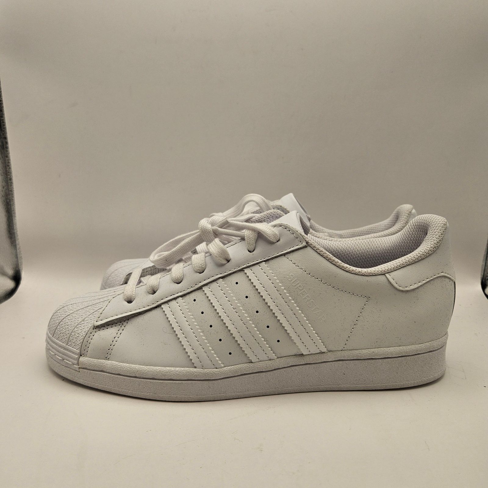 Adidas ADIDAS ORIGINALS WOMEN'S 9 SUPERSTAR TRIPLEWHITE NWOB FV3285 Size US 9 / IT 39 - 3 Thumbnail