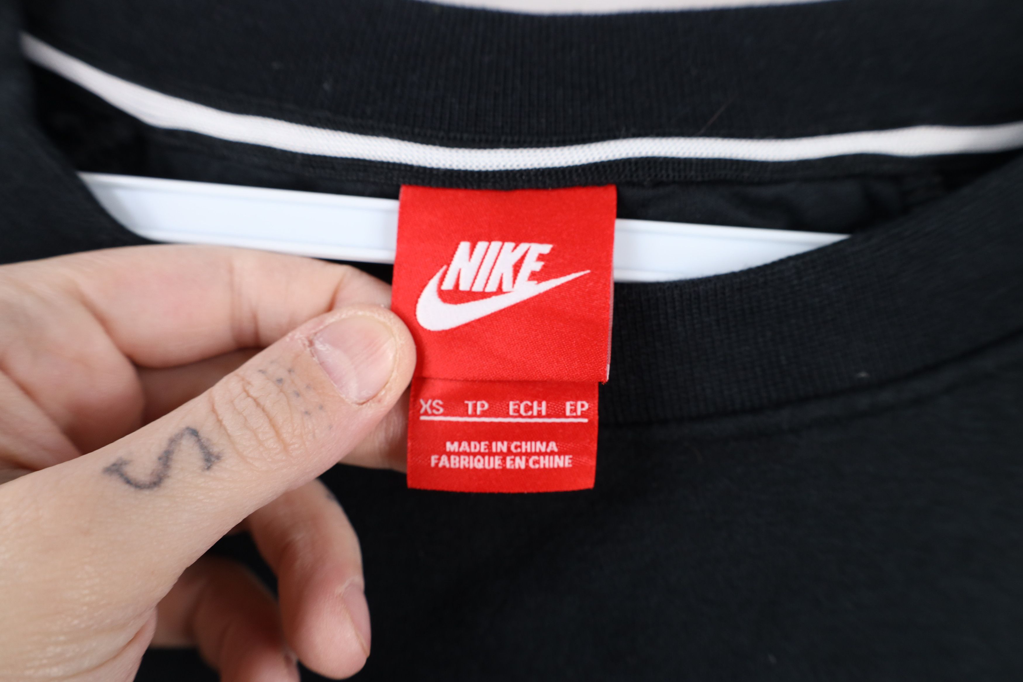 Nike × Vintage Nike Sportswear Spell Swoosh Rally Crewneck Sweatshirt Black Size XS / US 0-2 / IT 36-38 - 8 Thumbnail