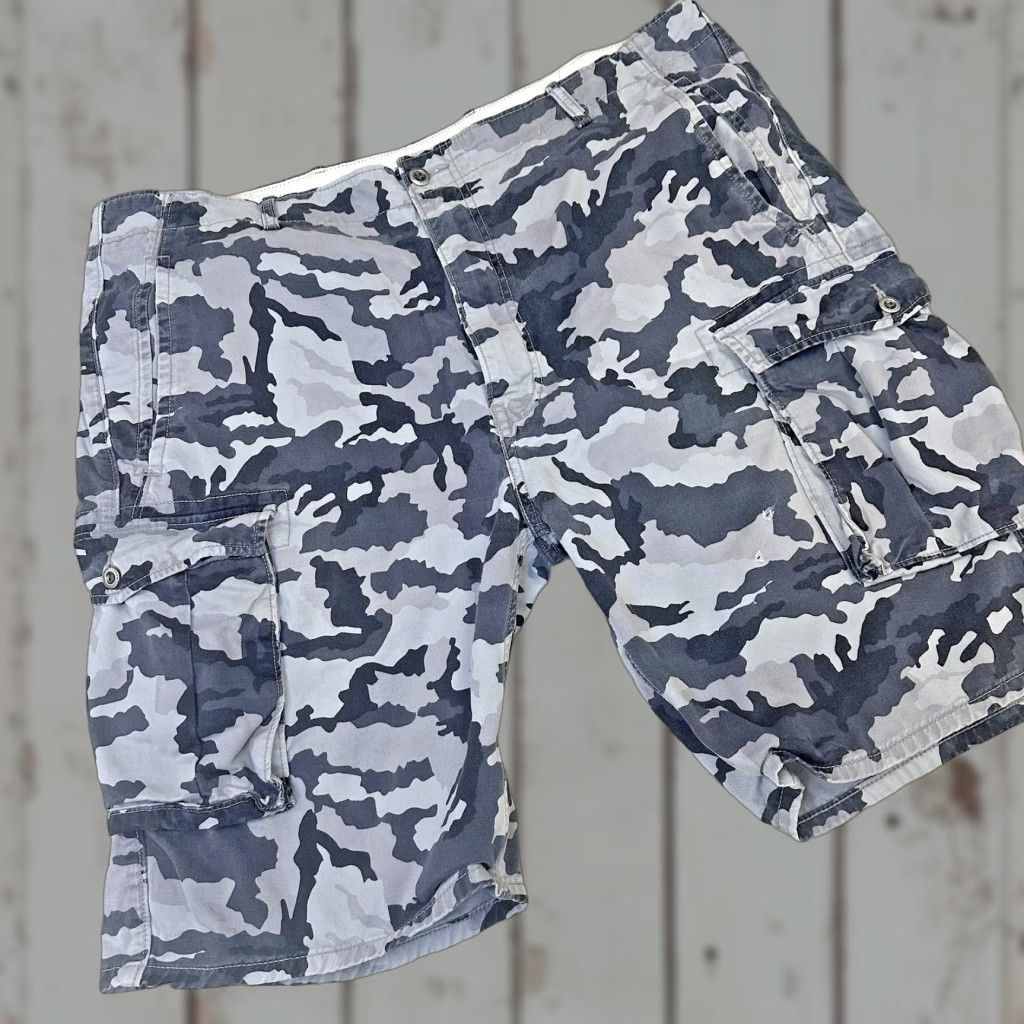 Levi's Levi's Camo Cargo Shorts Mens 40 Cotton Camouflage Pockets Cargo Outdoor Hiking Camping Summer Casual Mens 40 Gray Size US 40 / EU 56 - 1 Thumbnail