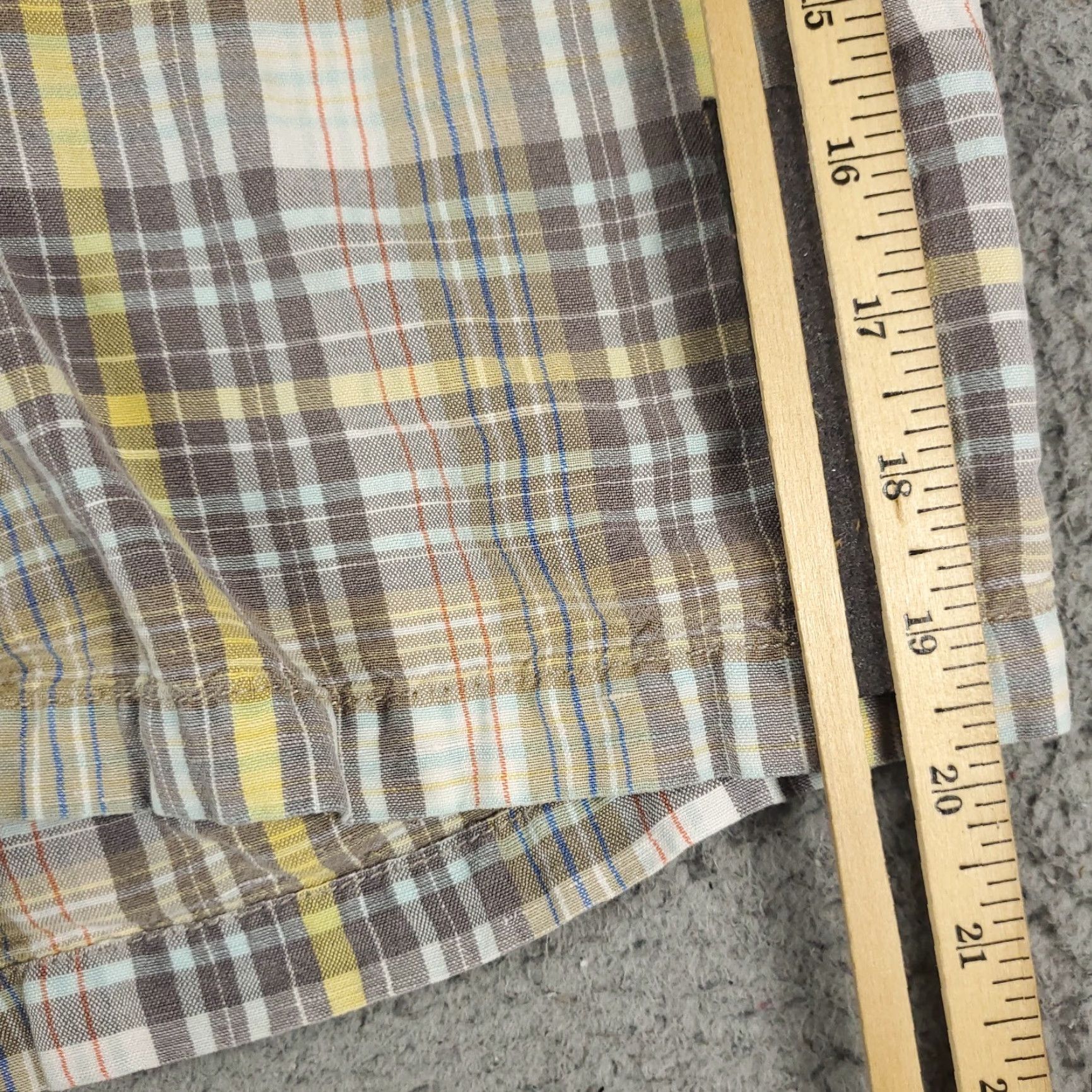 Tommy Bahama VINTAGE Tommy Bahama Shorts Men Size 36 Flat Front Chino Linen Plaid Brown Yellow Casual Size US 36 / EU 52 - 5 Thumbnail