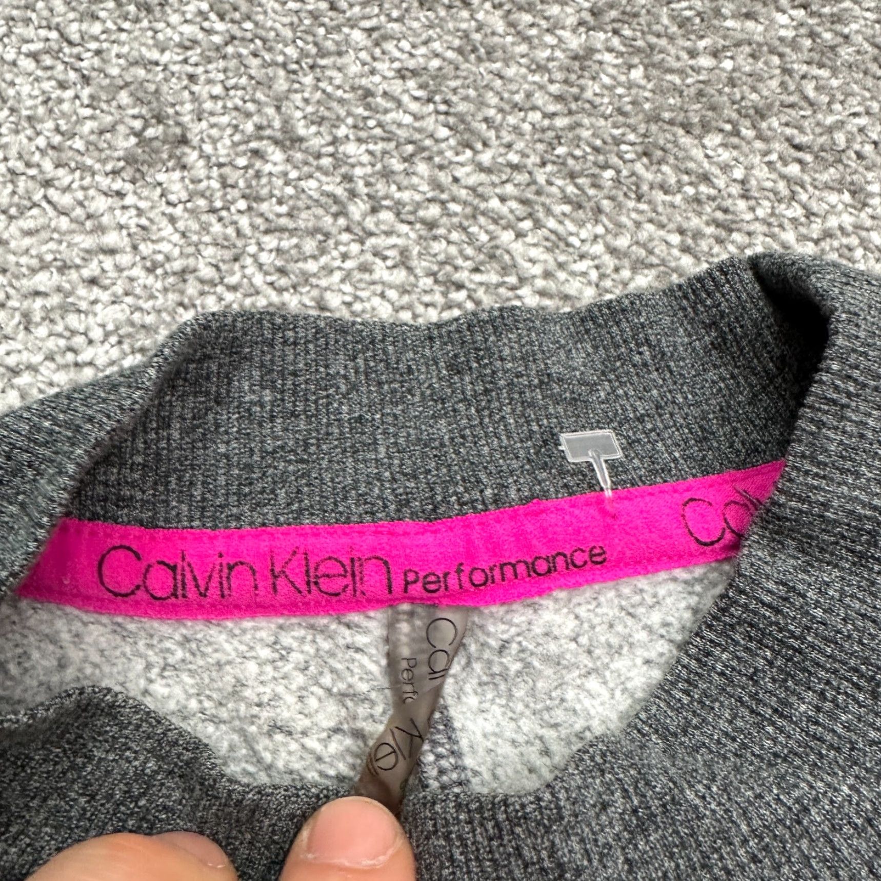 Calvin Klein Calvin Klein Performance Cropped Sweatshirt Womens Large Gray Graphic Pullover Size L / US 10 / IT 46 - 7 Thumbnail