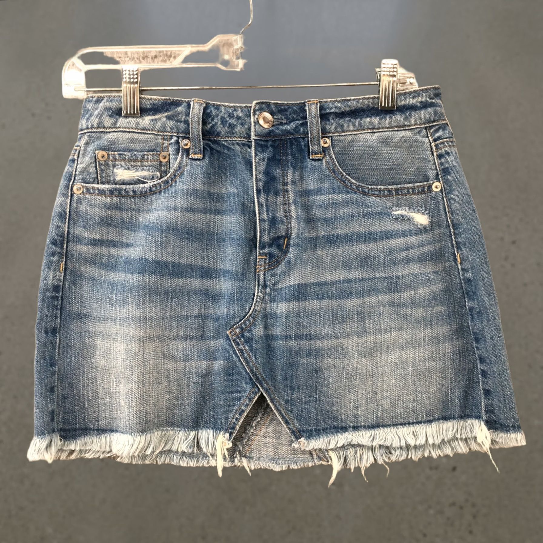 American Eagle Outfitters American Eagle Outfitters Skirt Womens 4 Blue Denim Cut Off Button Fly 5 Pockets Size 27" / US 4 / IT 40 - 1 Thumbnail