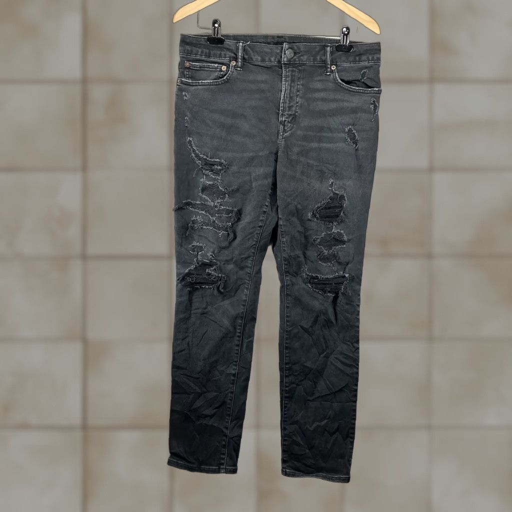 American Eagle Outfitters American Eagle Flex Jeans Black Slim Straight 32x28 Distressed Mid-Rise Mens Size US 32 / EU 48 - 1 Thumbnail
