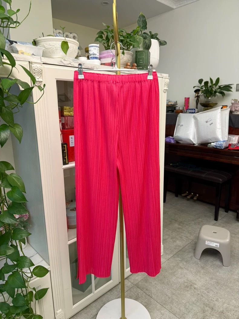Issey Miyake Issey Miyake size:3 Red pleated trousers Size 31" - 7 Thumbnail