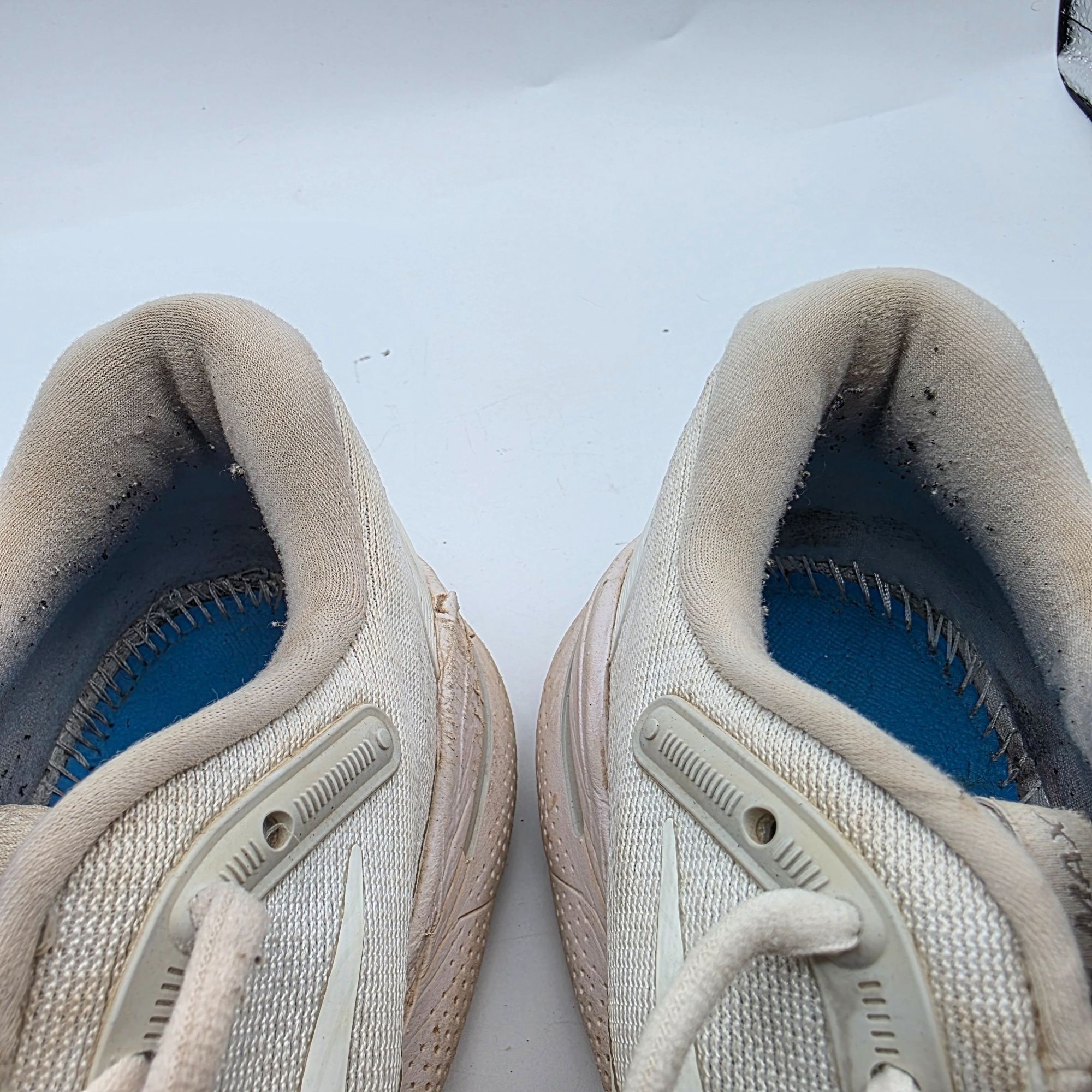 Brooks Brooks Ghost Max Womens Size 7.5 Wide White Athletic Shoes R Size US 7.5 / IT 37.5 - 9 Thumbnail