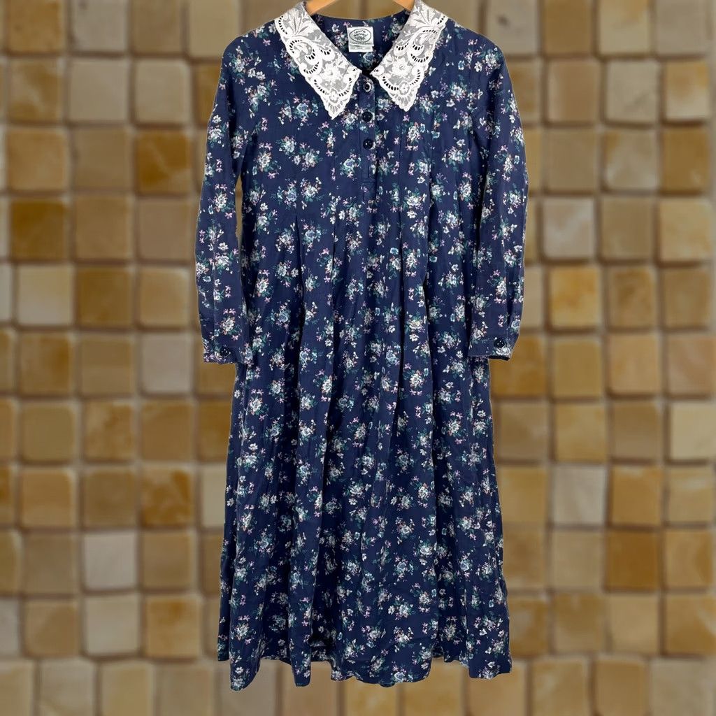 Laura Ashley VINTAGE Laura Ashley Dress Women's Blue Floral Lace A-Line Maxi Long Sleeve 6 44.5" 20" Pit to Pit Casual Wedding Girls? Size M / US 6-8 / IT 42-44 - 1 Thumbnail