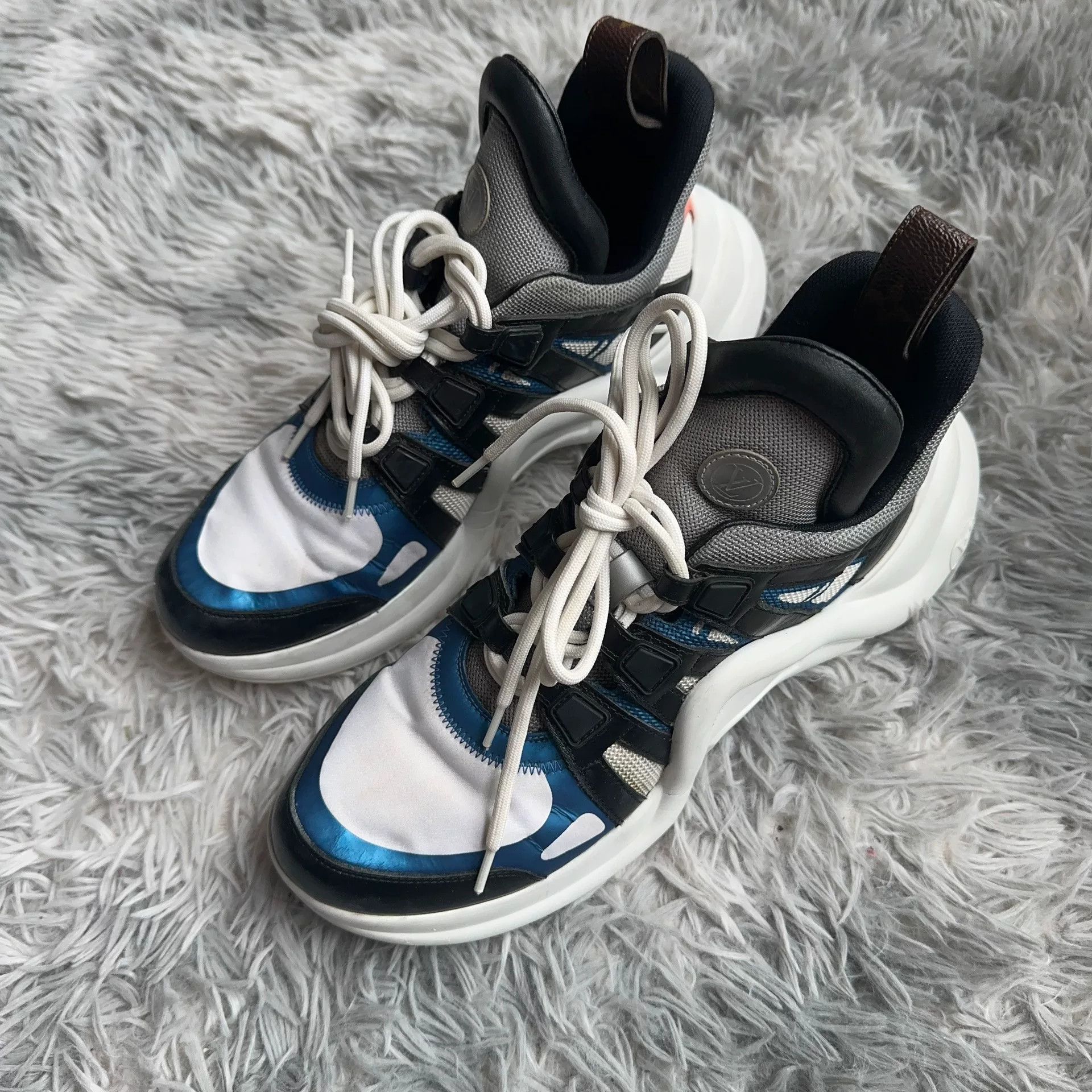 Louis Vuitton Louis Vuitton Lowtop Sneakers 40 Men Size US 7.5 / EU 40-41 - 1 Thumbnail