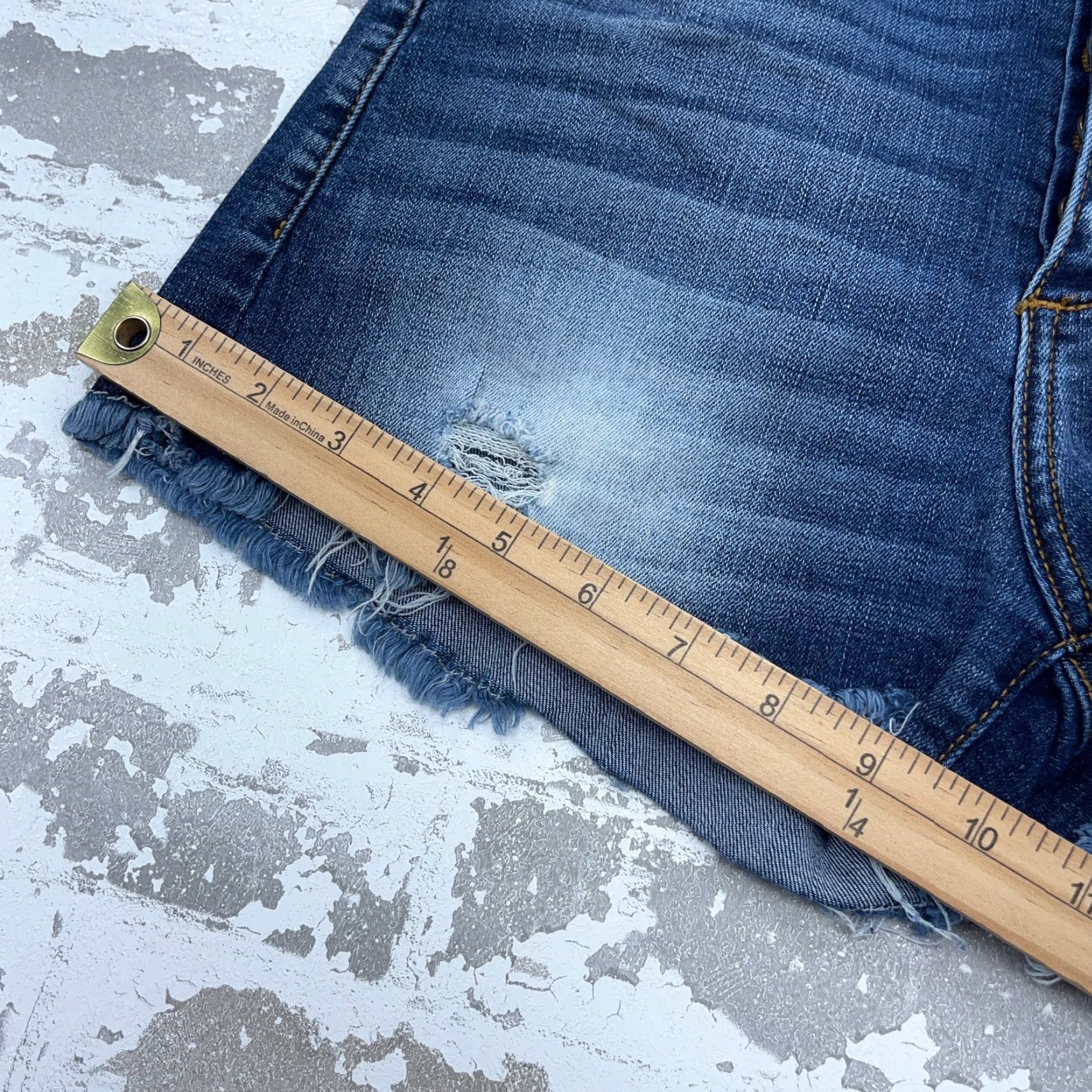 Vintage KanCan Shorts Women 27 Cut Off Dark Denim Jorts Button Fly Stretch Frayed 3 In Inseam Casual Modern Classic 5-Pocket Womens Regular Blue Hanst? Size 27" / US 4 / IT 40 - 6 Thumbnail