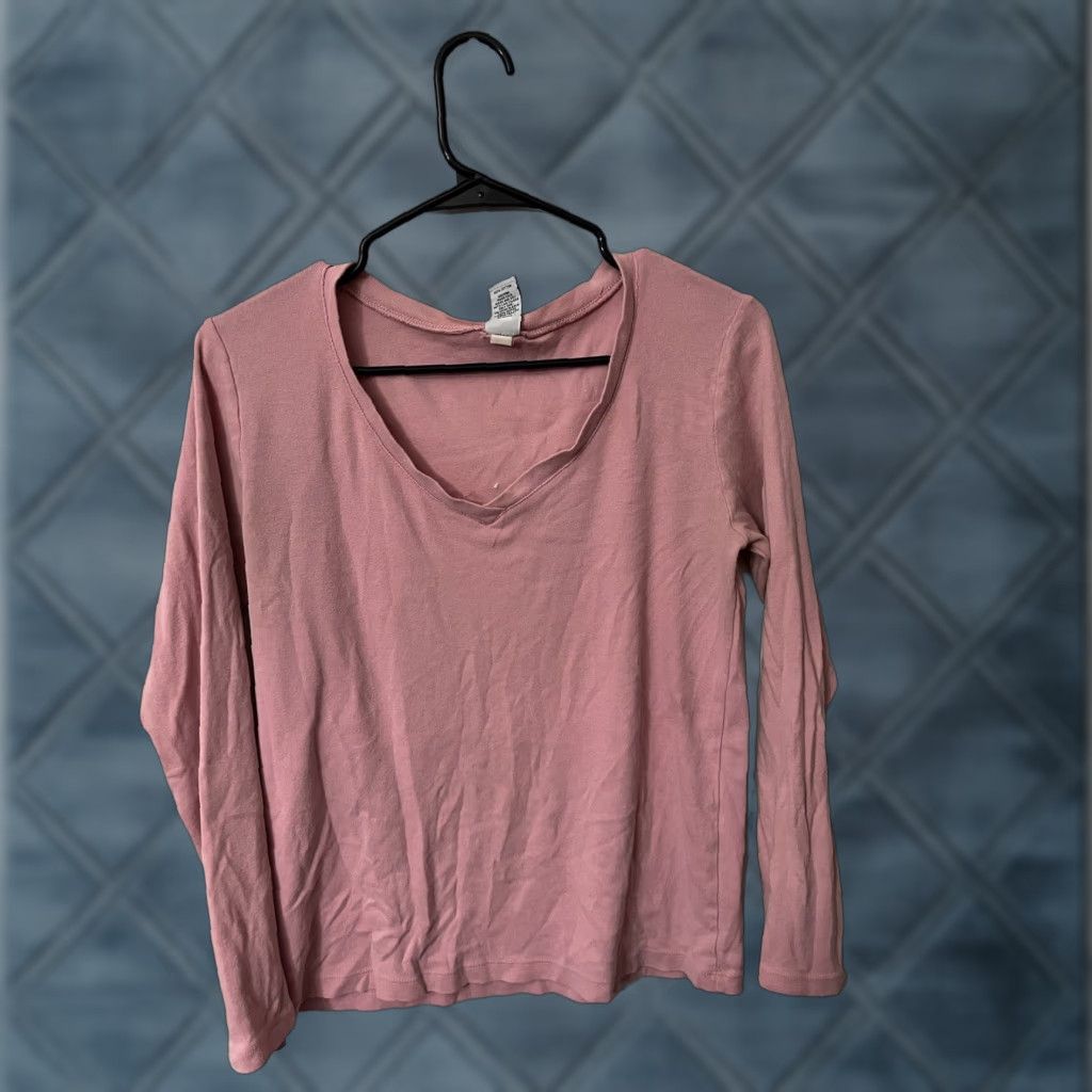 Gap GAP Shirt Women's L Pink Solid V-Neck T-Shirt Size L / US 10 / IT 46 - 1 Thumbnail