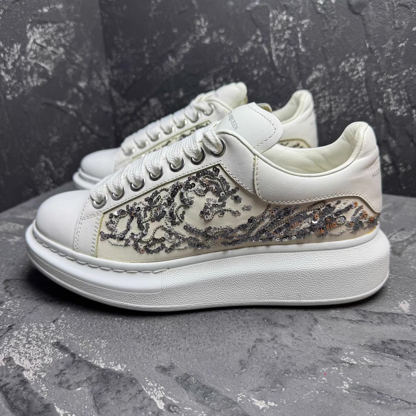 Alexander McQueen Alexander McQueen Runway Sequin White Tail Sneakers Q10 Size US 6 / IT 36 - 2 Thumbnail