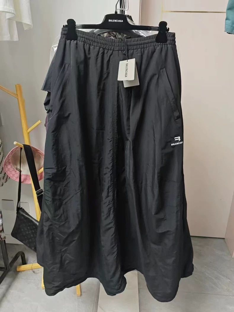 Balenciaga Balenciaga 22FW Show Sporty B Silhouette Sports Culottes pa Size US 38 / EU 54 - 1 Thumbnail