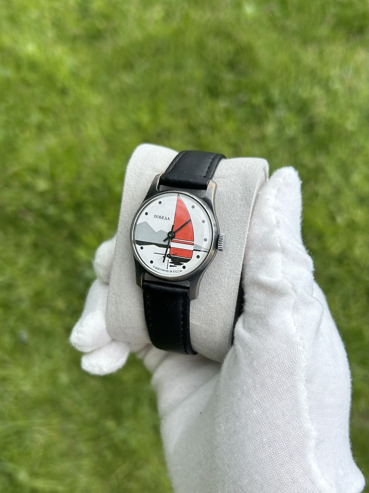 Vintage Vintage Watch Pobeda Soviet USSR Mechanical Wristwatch 1980s Size ONE SIZE - 13 Thumbnail