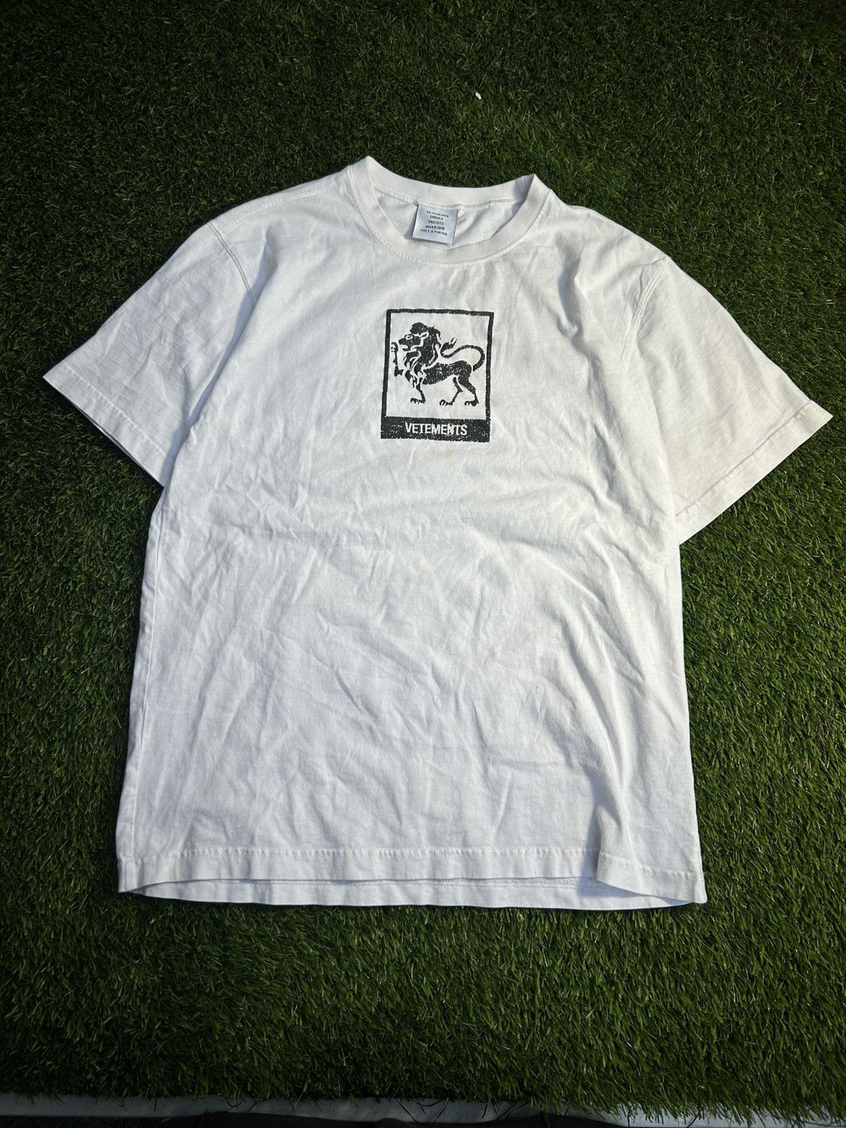 Vetements Leo Astrological Sign White Tee