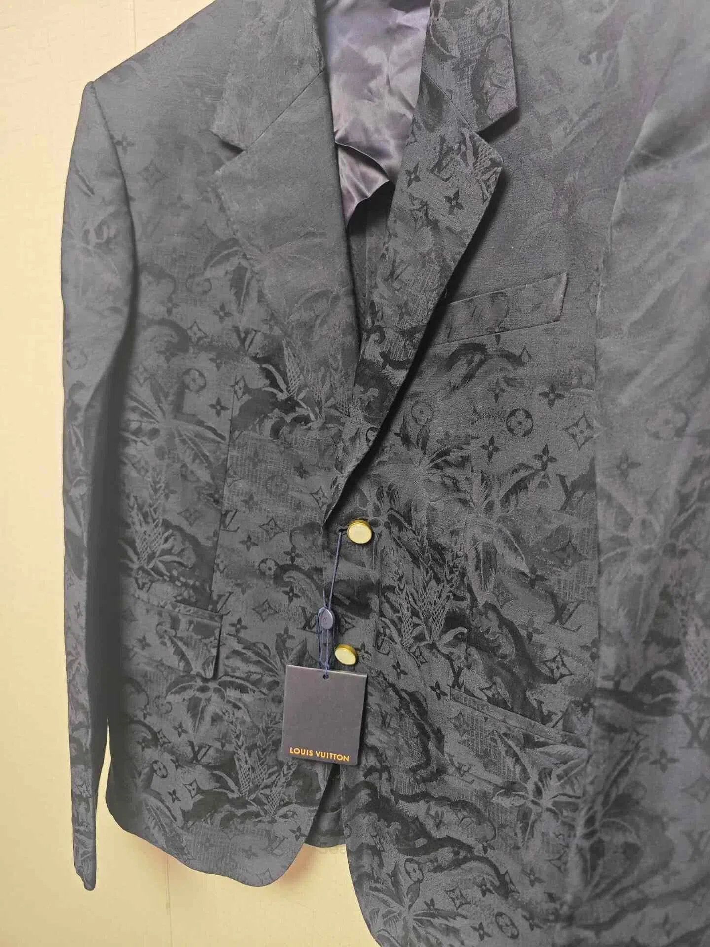 Louis Vuitton LV New Monogram Men's Top. Size US M / EU 48-50 / 2 - 3 Thumbnail