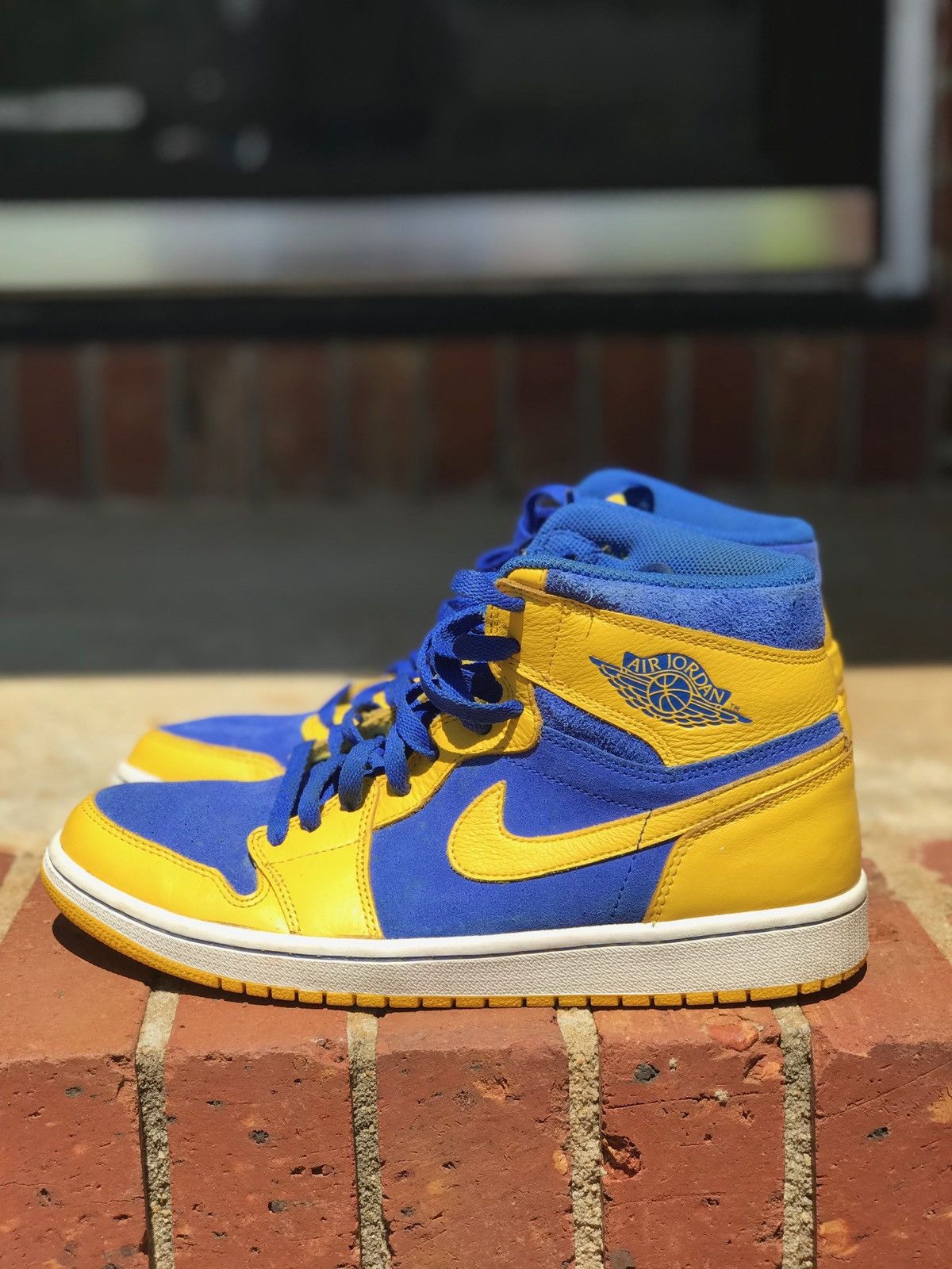 Jordan Brand Air Jordan 1 Retro OG High Laney (2013) Sz 9 Size US 9 / EU 42 - 2 Thumbnail