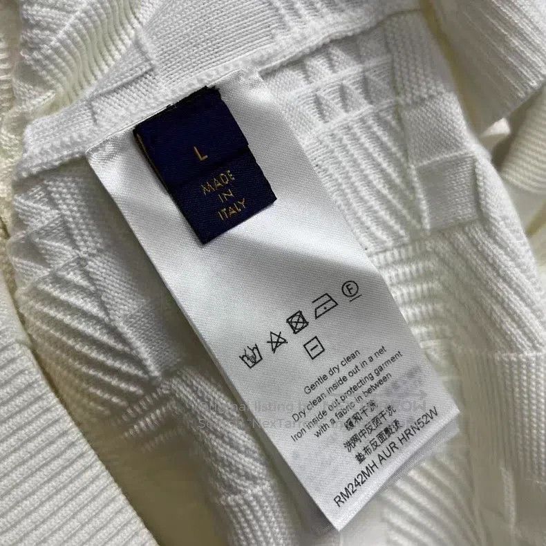 Louis Vuitton Louis Vuitton 24 latest white monogram jacquard crewneck c Size US L / EU 52-54 / 3 - 3 Thumbnail