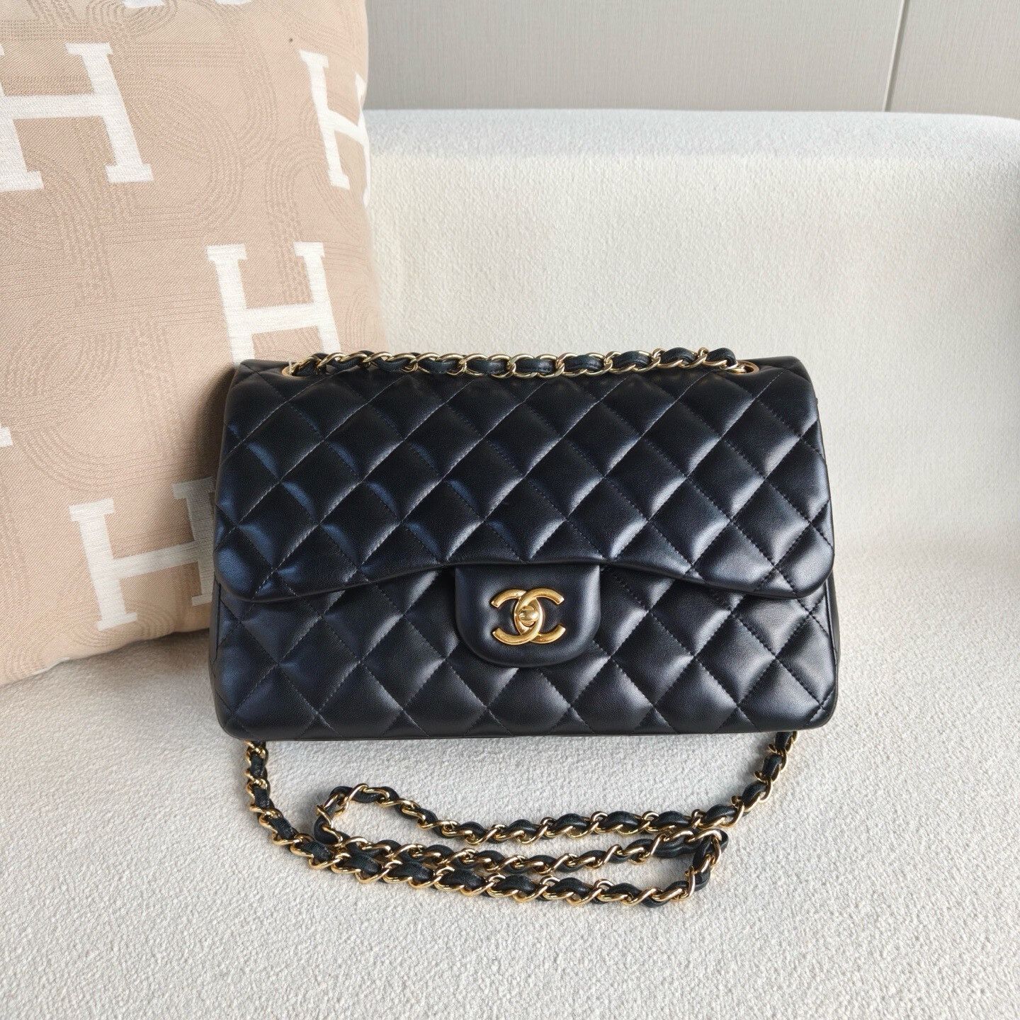 Chanel Pre-loved Bag Very good condition Size ONE SIZE - 1 Thumbnail