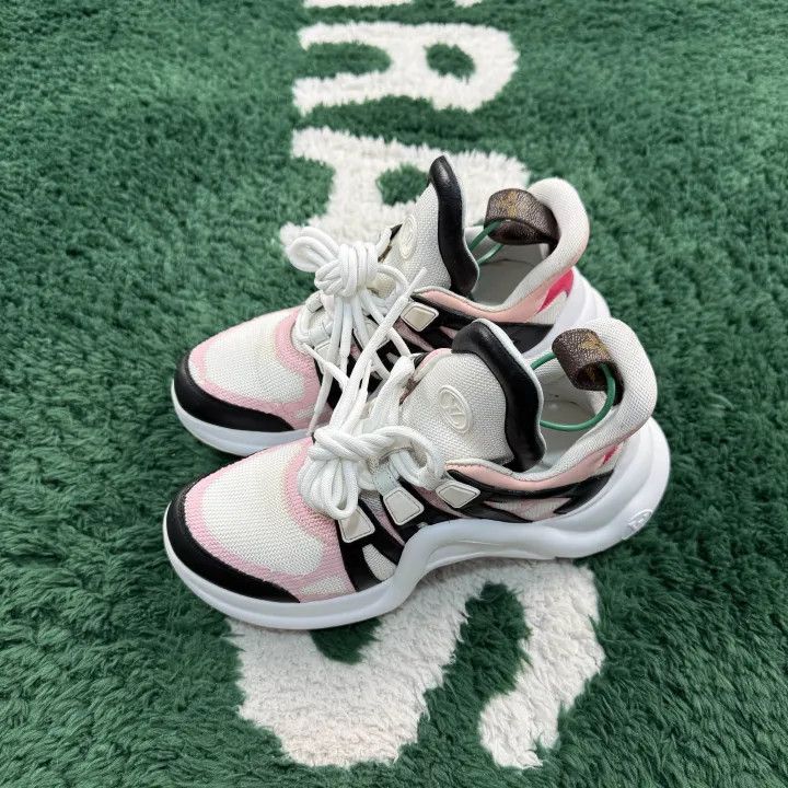 Louis Vuitton Louis Vuitton Archlight Low Sneakers in Light Pink 0079 Size US 6 / IT 36 - 1 Thumbnail