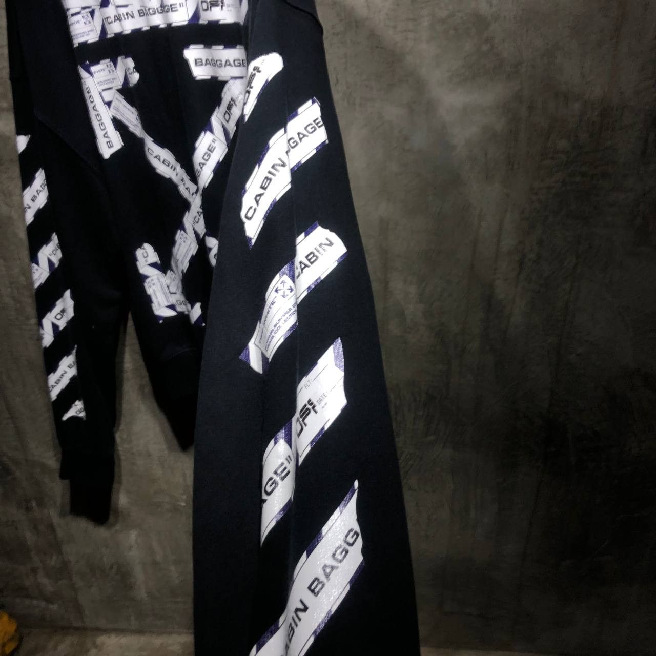 Off-White Off-White Cabin Baggage Arrows Crewneck Size US XL / EU 56 / 4 - 5 Thumbnail