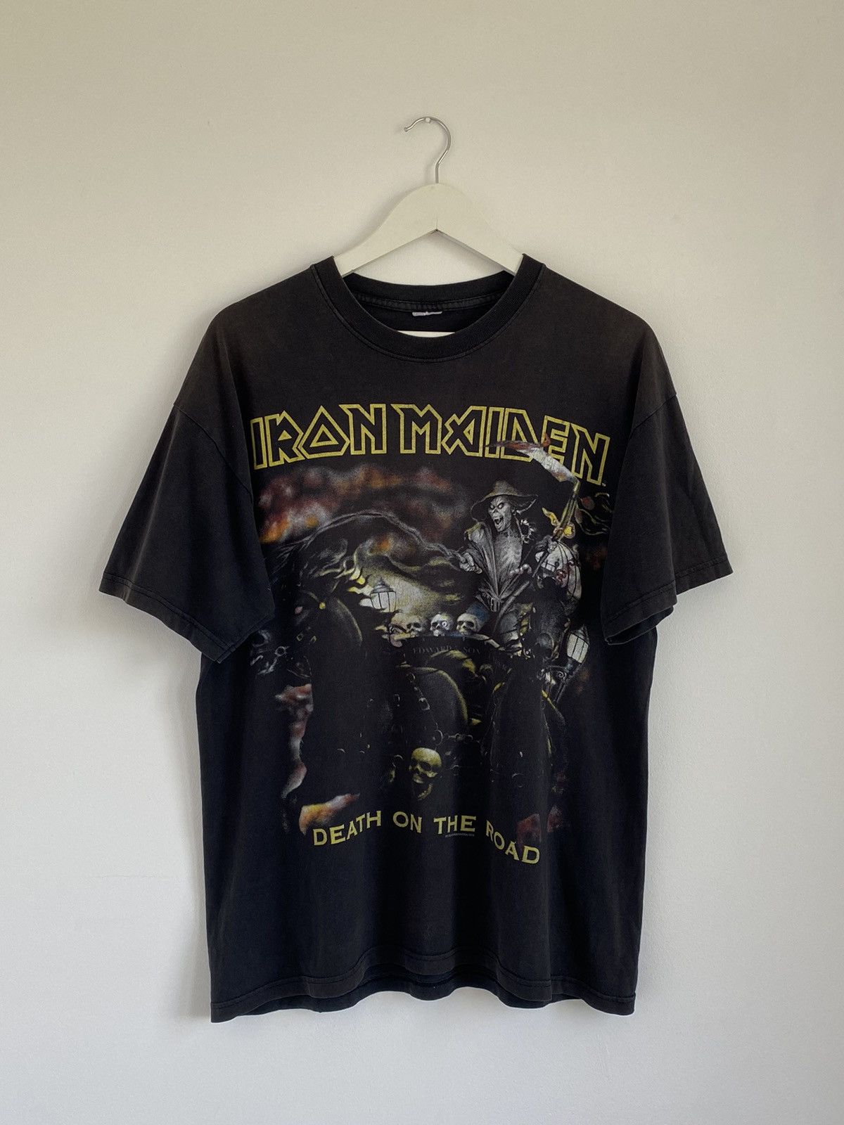 Vintage 2005 Iron Maiden Death on the road vintage band t-shirt Size US L / EU 52-54 / 3 - 1 Thumbnail