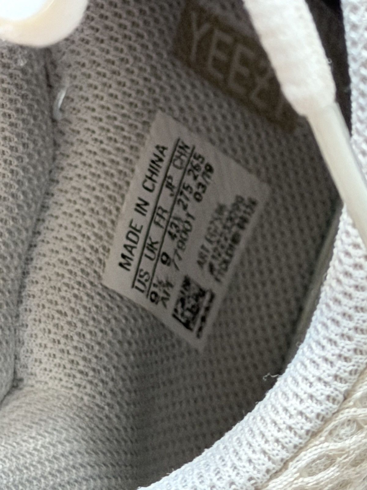 Adidas × Kanye West Adidas Yezzys Size US 9 / EU 42 - 4 Thumbnail